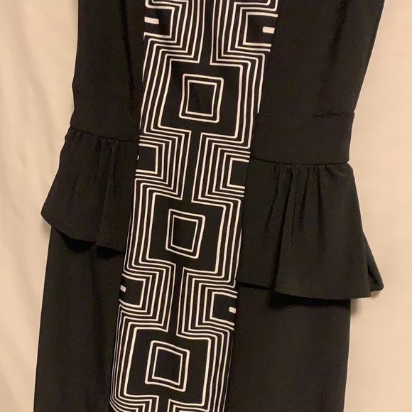 Fitted dress with ruffles around waist | size 8 - Picture 3 of 10